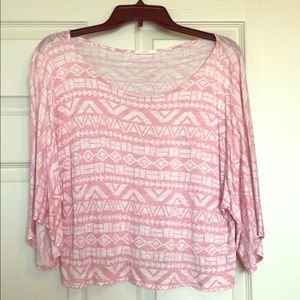 Loose fit crop 1/4 sleeve top